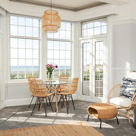 A View Of The Bay- Panoramic Sea Views- Sleeps 4 Apartment Westgate-on-Sea Bagian luar foto