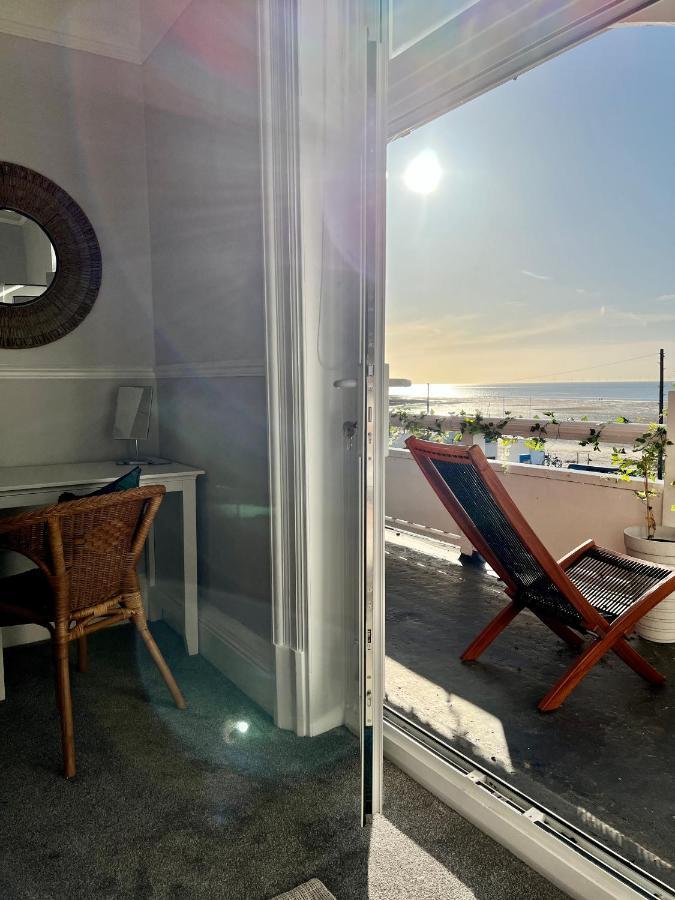 A View Of The Bay- Panoramic Sea Views- Sleeps 4 Apartment Westgate-on-Sea Bagian luar foto