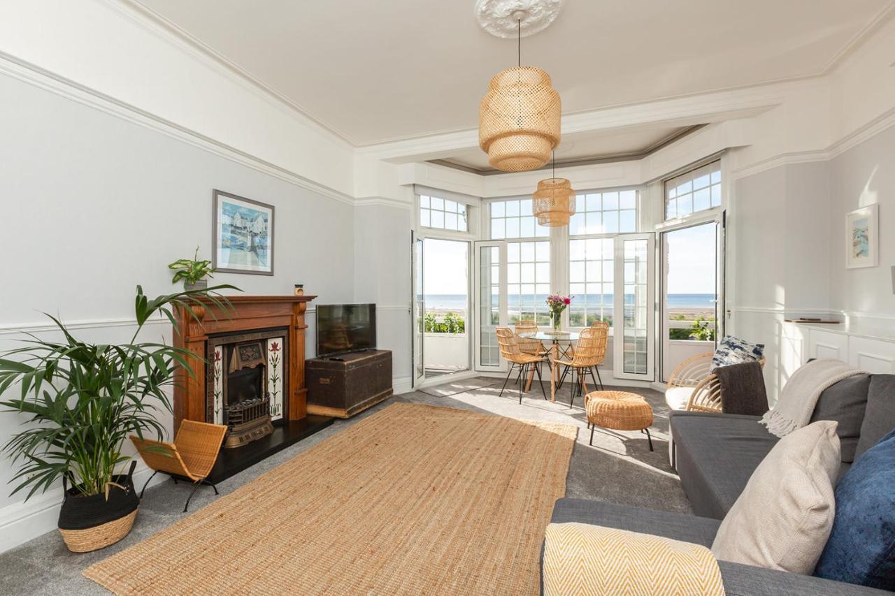 A View Of The Bay- Panoramic Sea Views- Sleeps 4 Apartment Westgate-on-Sea Bagian luar foto