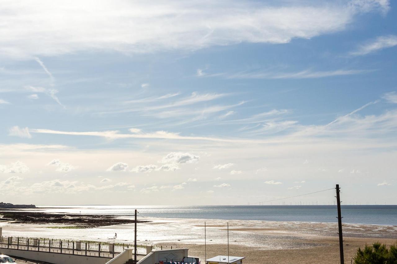 A View Of The Bay- Panoramic Sea Views- Sleeps 4 Apartment Westgate-on-Sea Bagian luar foto