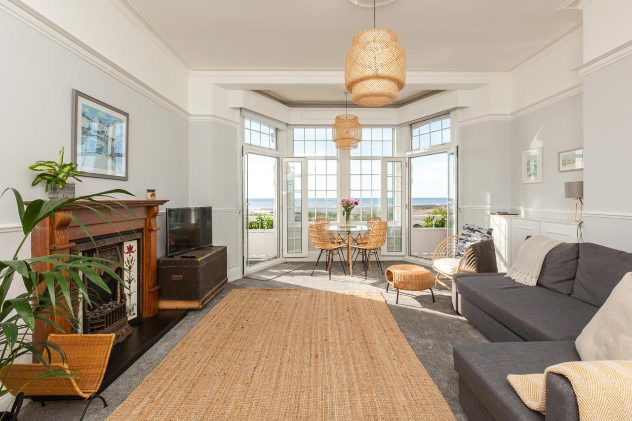 A View Of The Bay- Panoramic Sea Views- Sleeps 4 Apartment Westgate-on-Sea Bagian luar foto