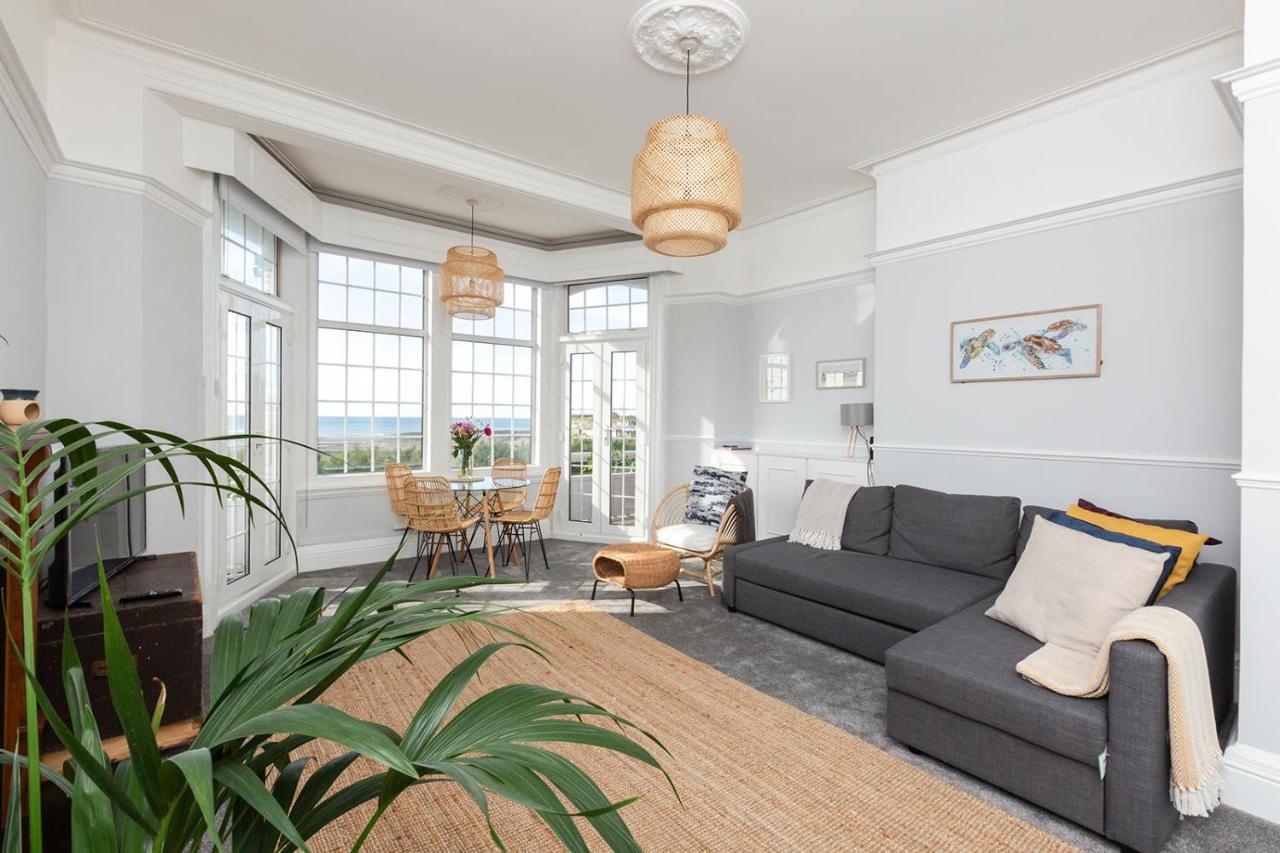 A View Of The Bay- Panoramic Sea Views- Sleeps 4 Apartment Westgate-on-Sea Bagian luar foto