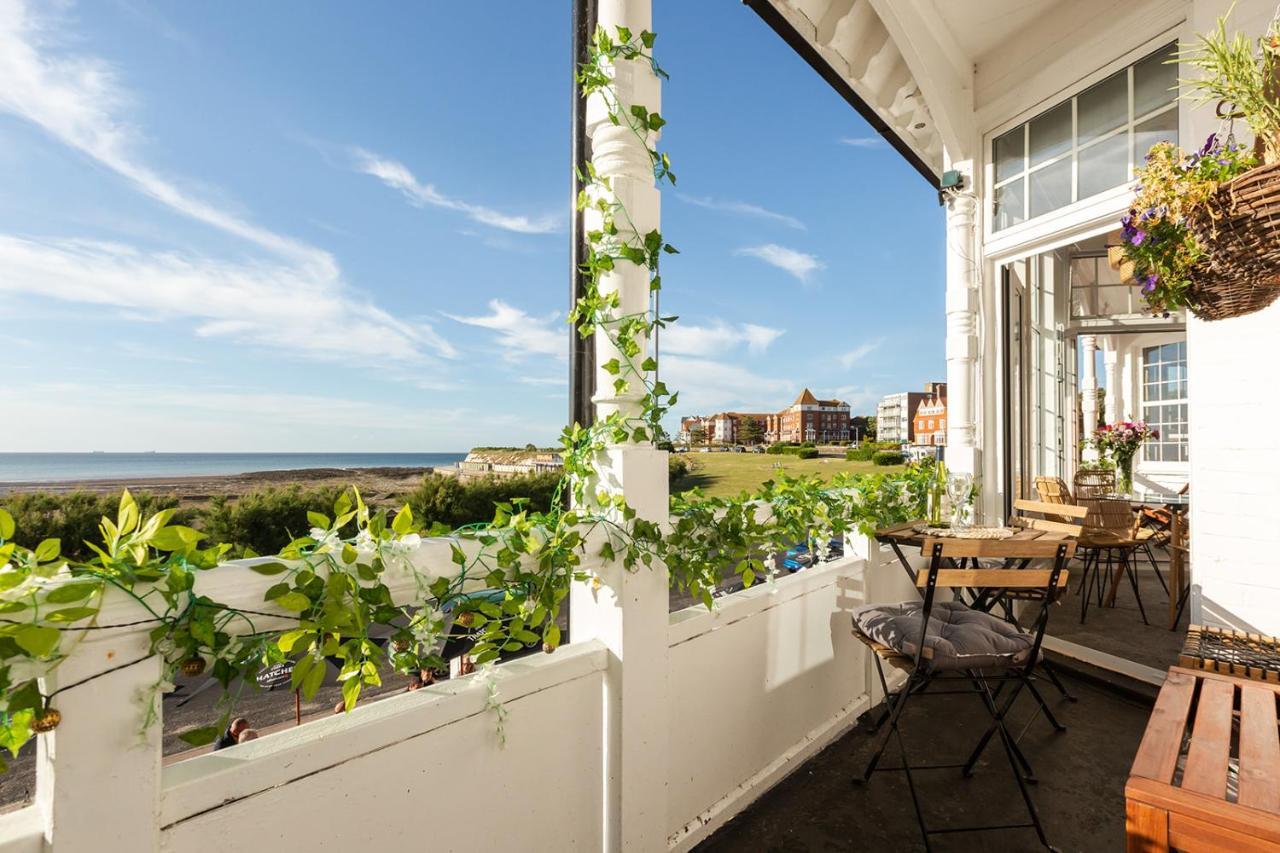 A View Of The Bay- Panoramic Sea Views- Sleeps 4 Apartment Westgate-on-Sea Bagian luar foto
