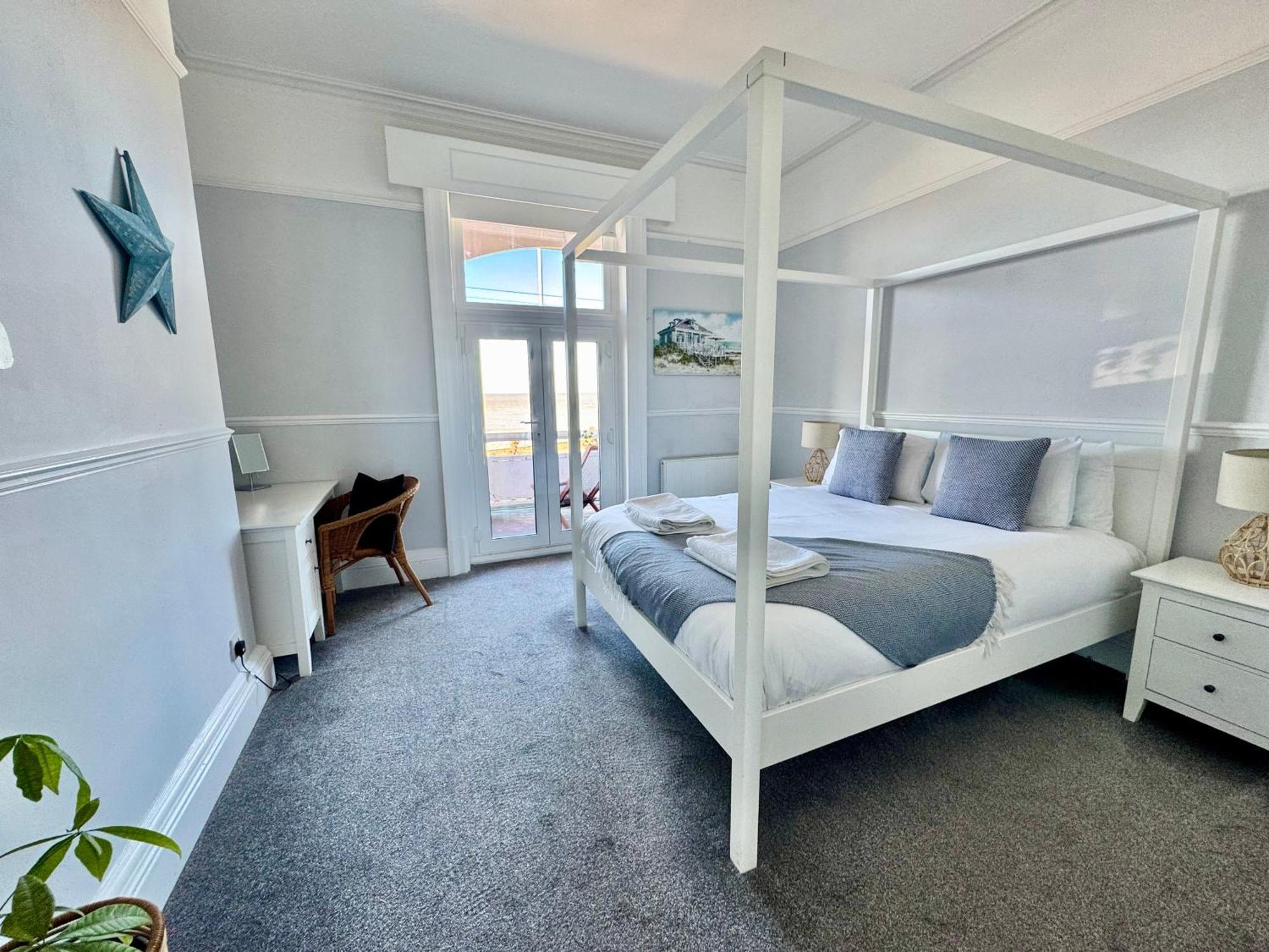 A View Of The Bay- Panoramic Sea Views- Sleeps 4 Apartment Westgate-on-Sea Bagian luar foto