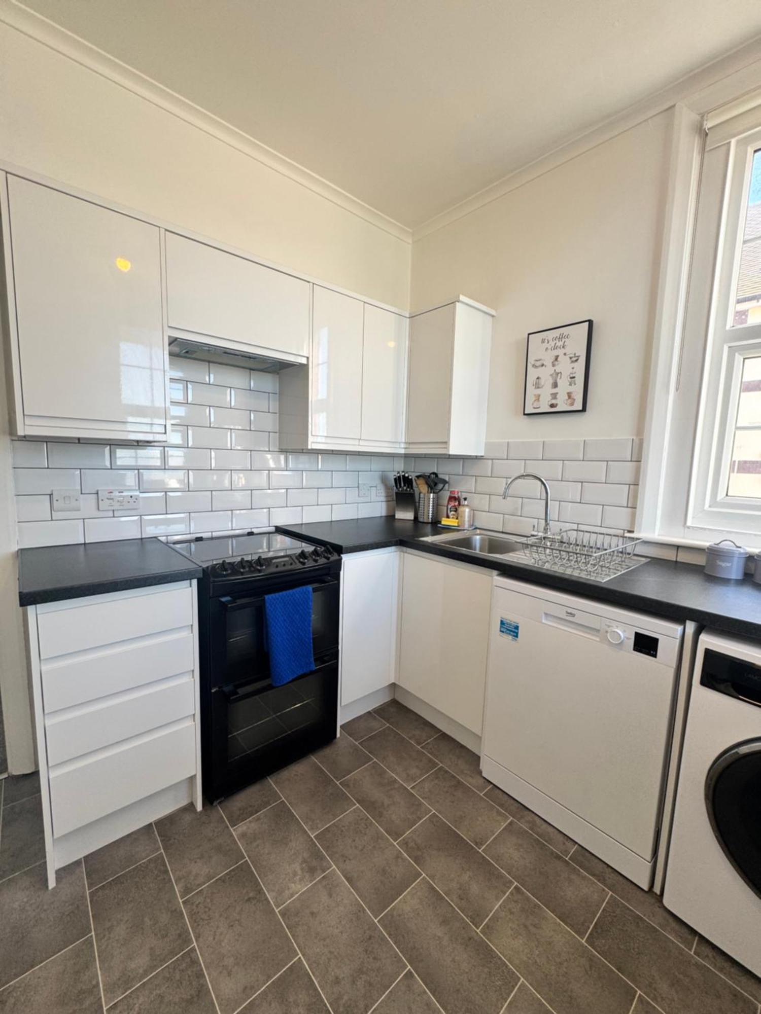 A View Of The Bay- Panoramic Sea Views- Sleeps 4 Apartment Westgate-on-Sea Bagian luar foto